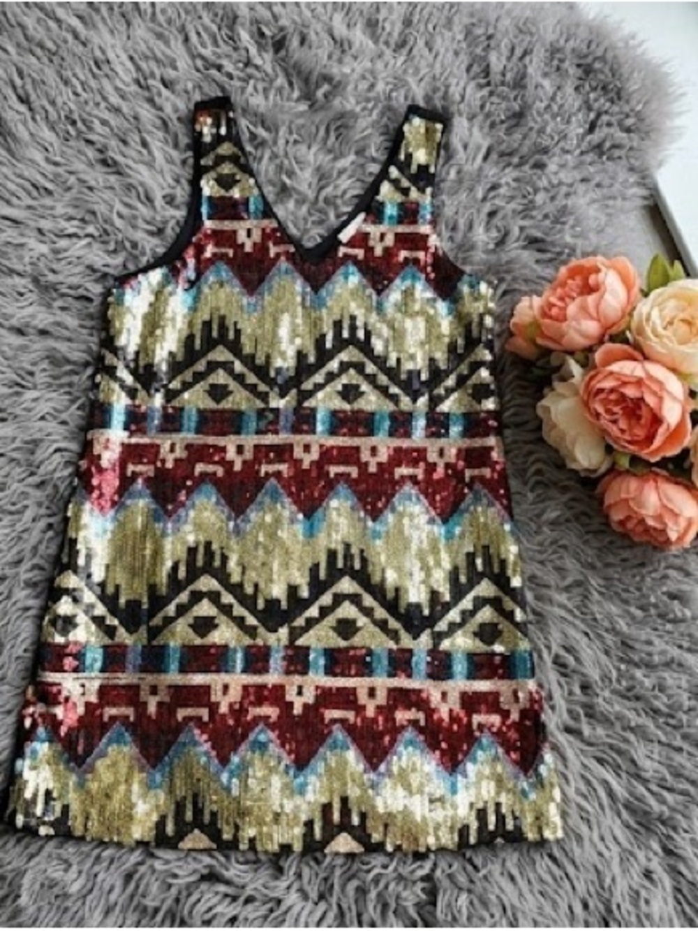EVERLY Sequin Aztec V-Neck Mini Shift Dress